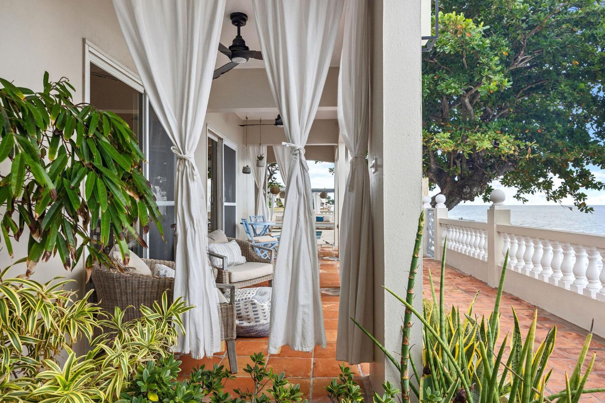 Tres Sirenas Beach Inn Rincón Extérieur photo